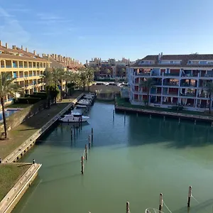 https://la-marina-sotogrande.es-andalucia.com